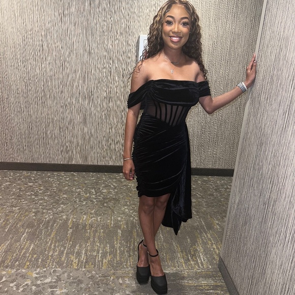 Dress - Picture 3 of 3